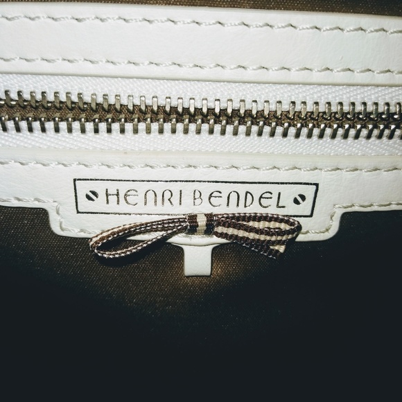 SOLD !!🚨👀Henri Bendel👀🚨 712 backpack - Picture 5 of 8